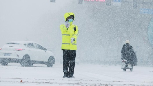 警用雨衣采購指南：如何兼顧防護、成本與應急